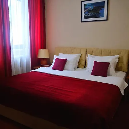 Hotel N