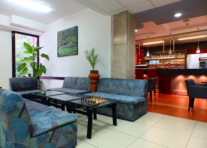 N 3* Βελιγράδι